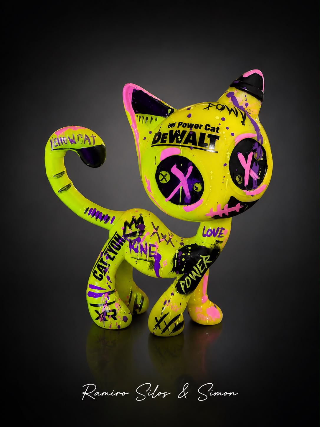 Cat Zyon "Power Cat" – Escultura Pop Art Pintada à Mão | Peça Única (One of One)