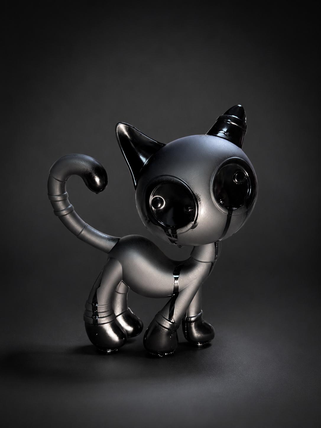 Cat Zyon Shadow Chrome – Escultura Exclusiva 25 cm