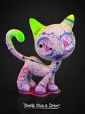Escultura Cat Zyon Neon Dream 25 cm – Polipropileno Maciço | Peça Única Pintada à Mão | Ramiro Silos & Simon