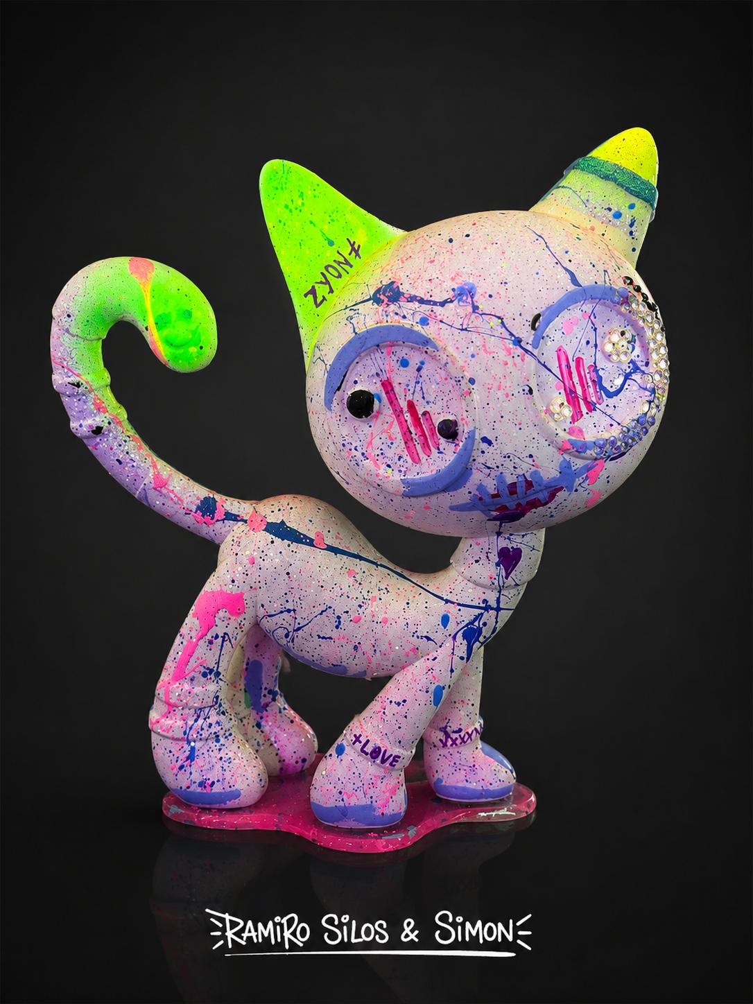 Escultura Cat Zyon Neon Dream 25 cm – Polipropileno Maciço | Peça Única Pintada à Mão | Ramiro Silos & Simon