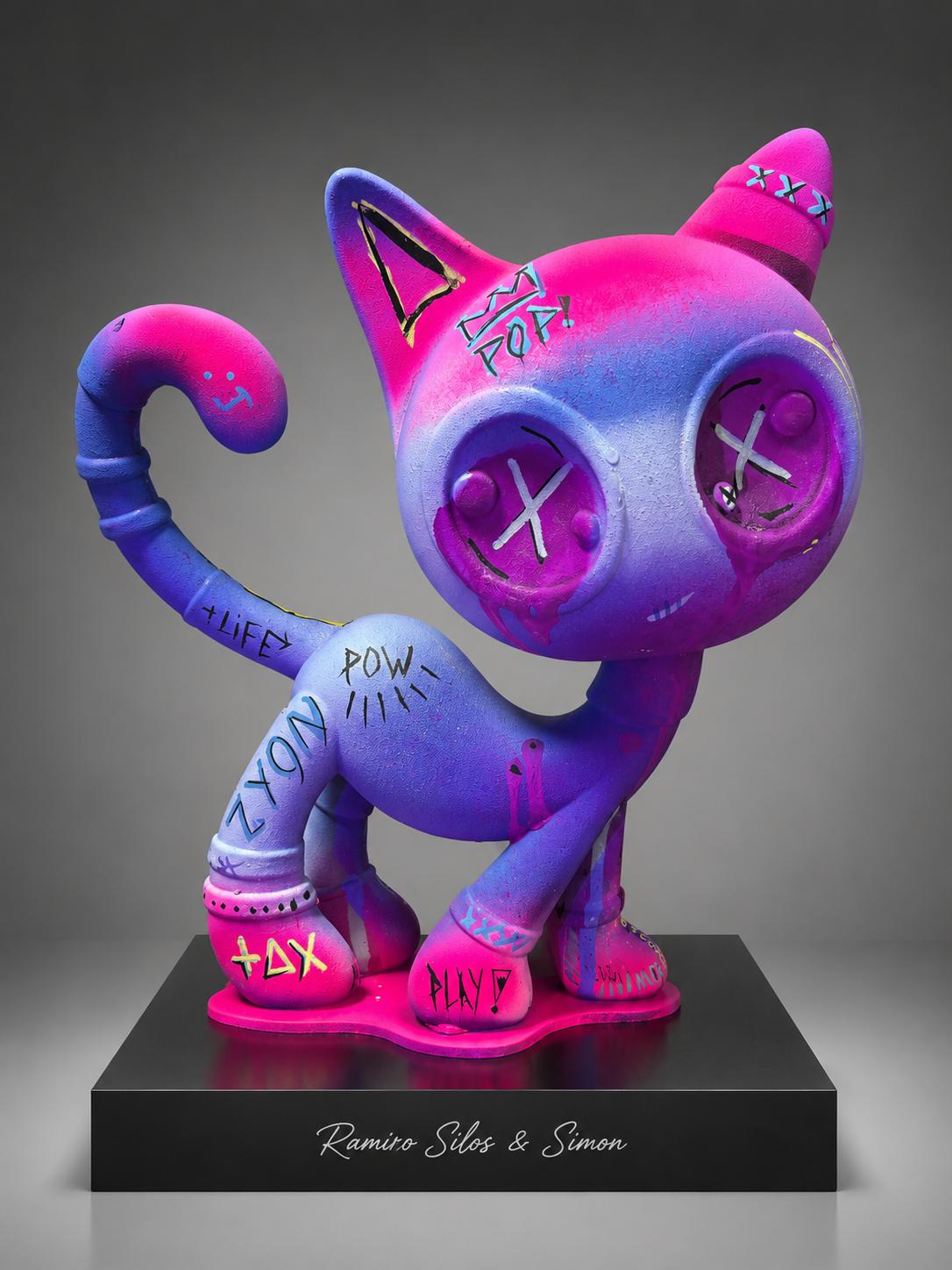 Escultura Cat Zyon Cotton Candy Neon 25 cm – Polipropileno Maciço | Peça Única Pintada à Mão | Ramiro Silos & Simon