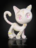 Escultura Cat Zyon Pure White 25 cm – Polipropileno Maciço | Peça Única Pintada à Mão | Ramiro Silos & Simon