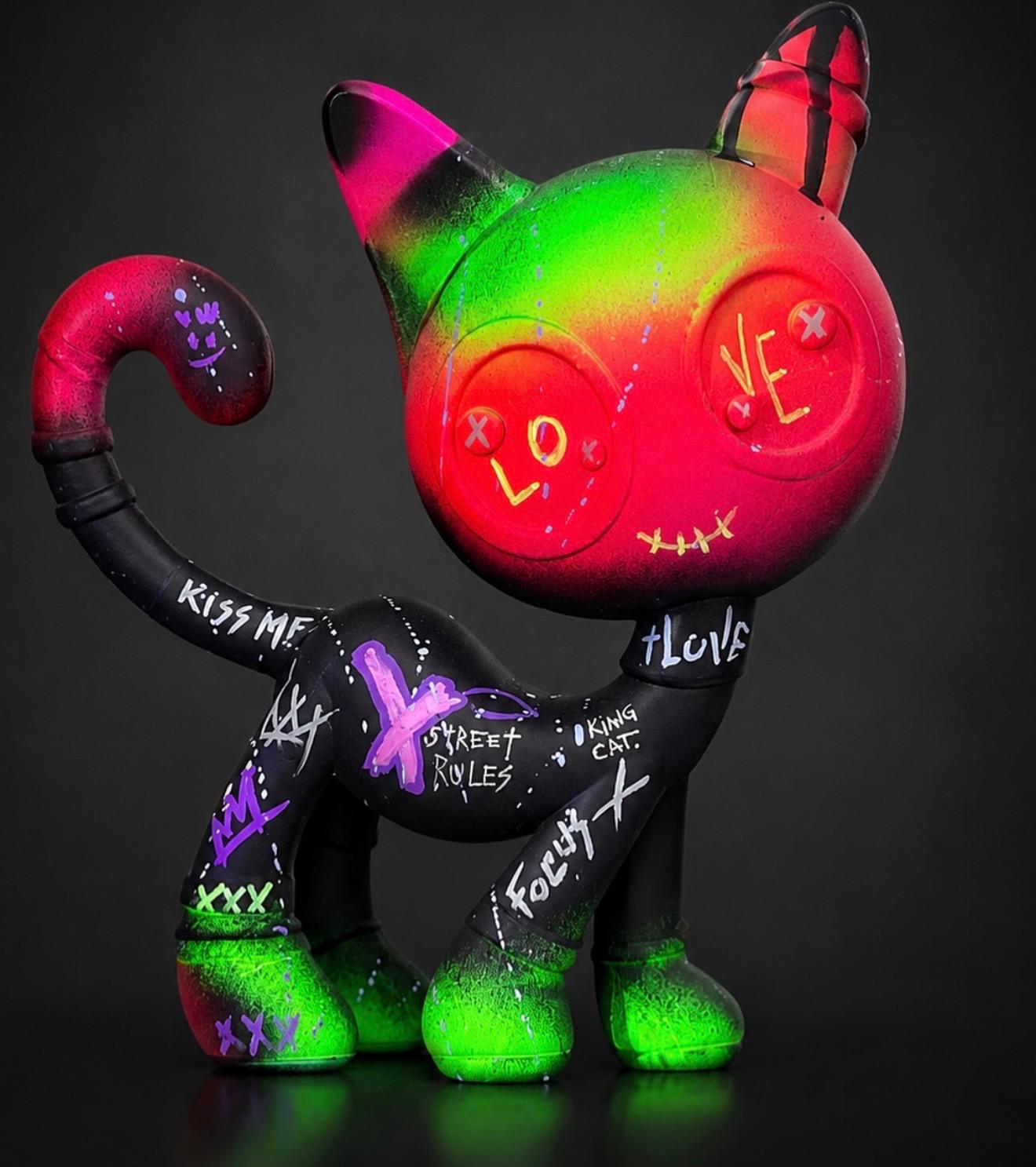 Cat Zyon Neon Rebel – Escultura Exclusiva 25 cm
